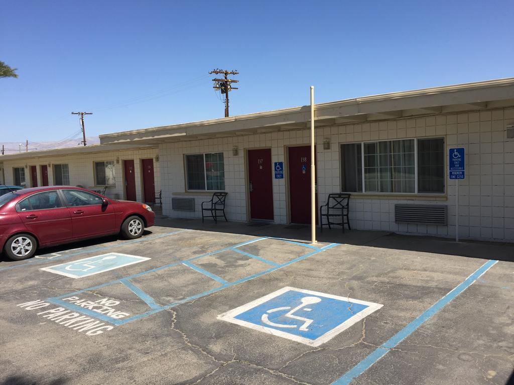 Western Sands Motel Indio Extérieur photo