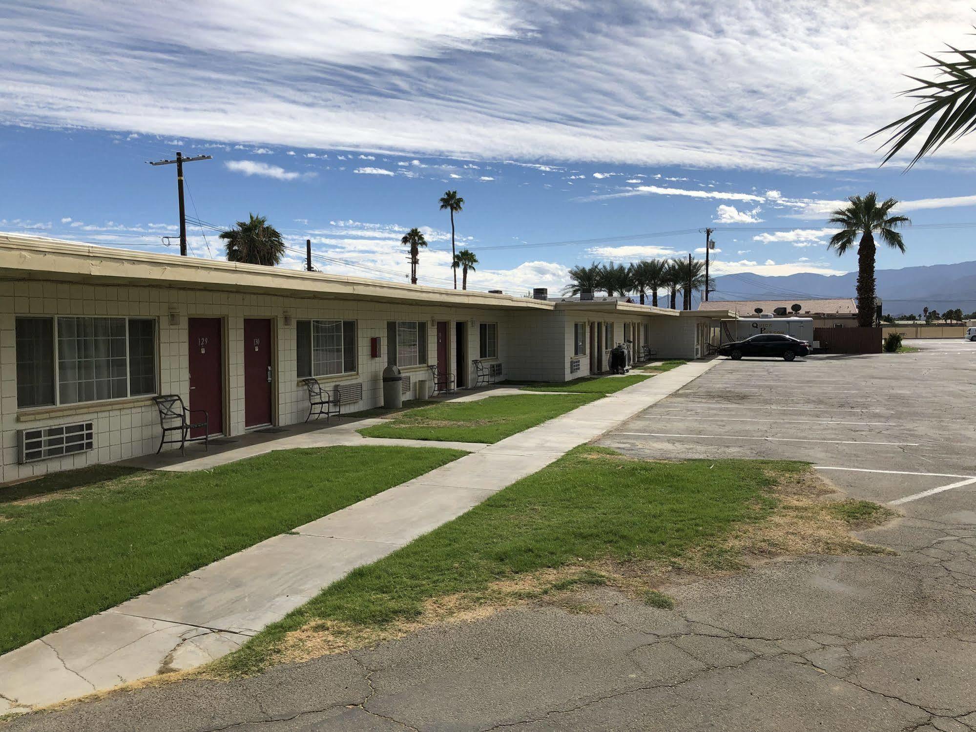 Western Sands Motel Indio Extérieur photo