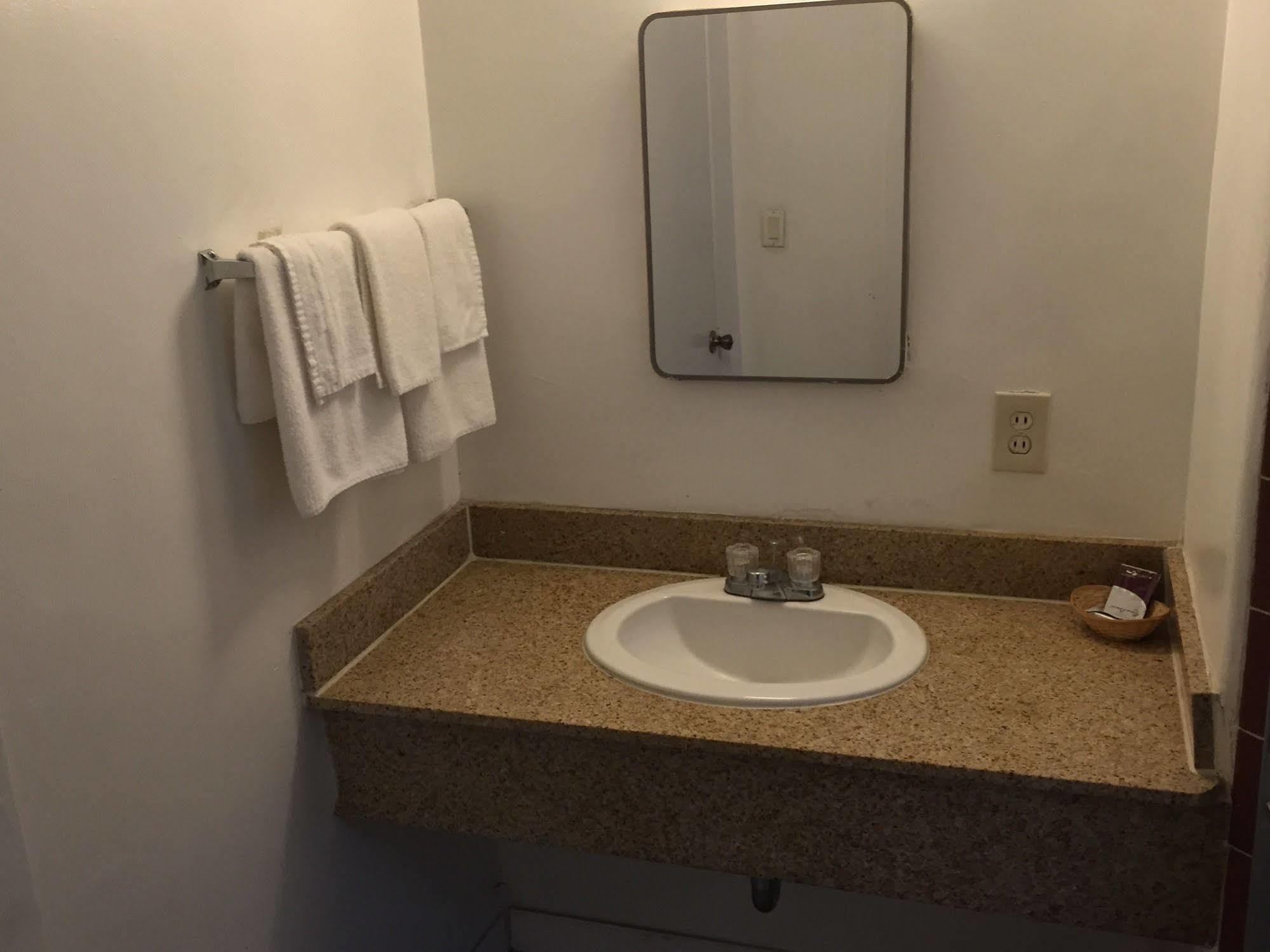 Western Sands Motel Indio Extérieur photo