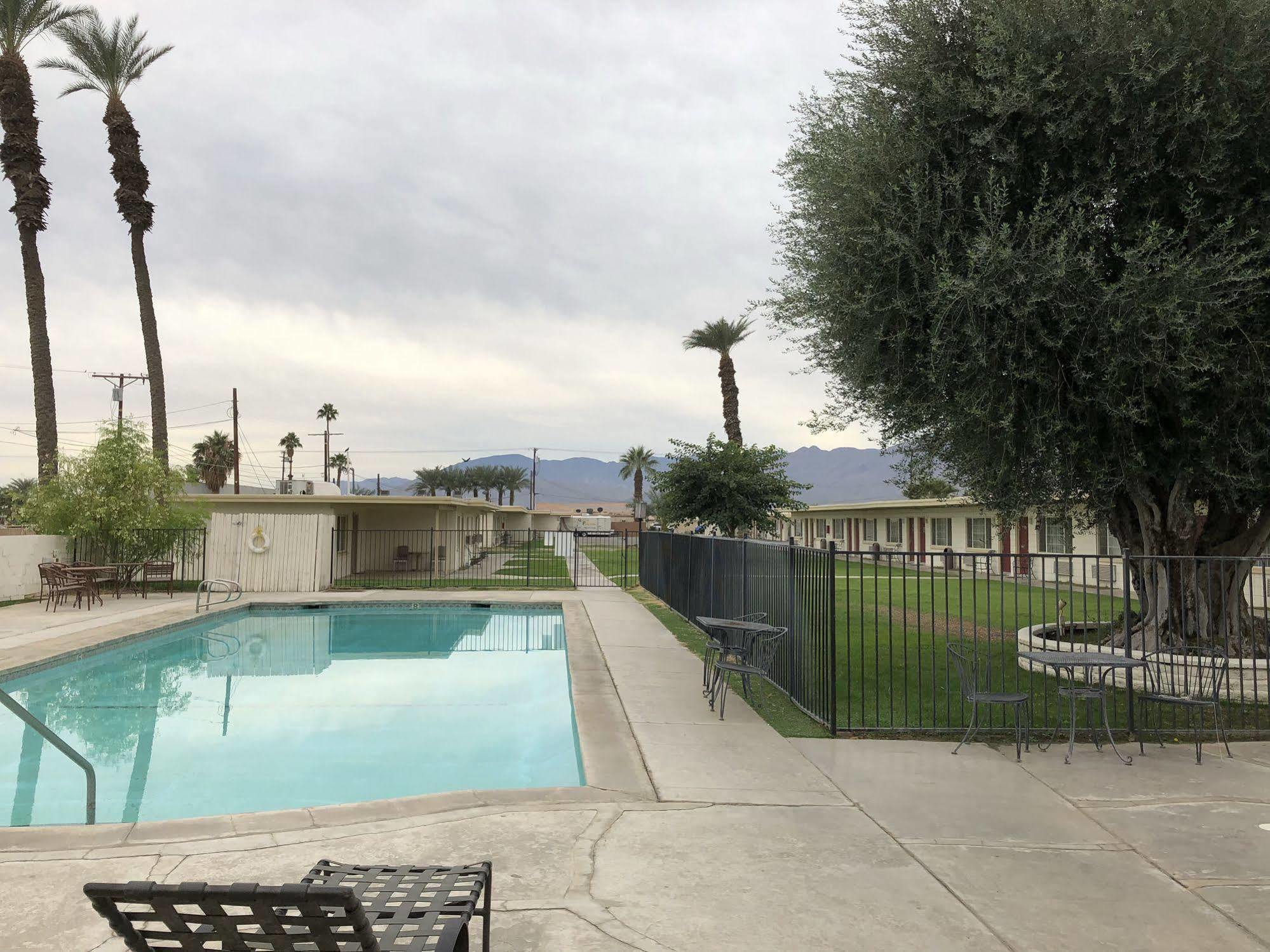 Western Sands Motel Indio Extérieur photo