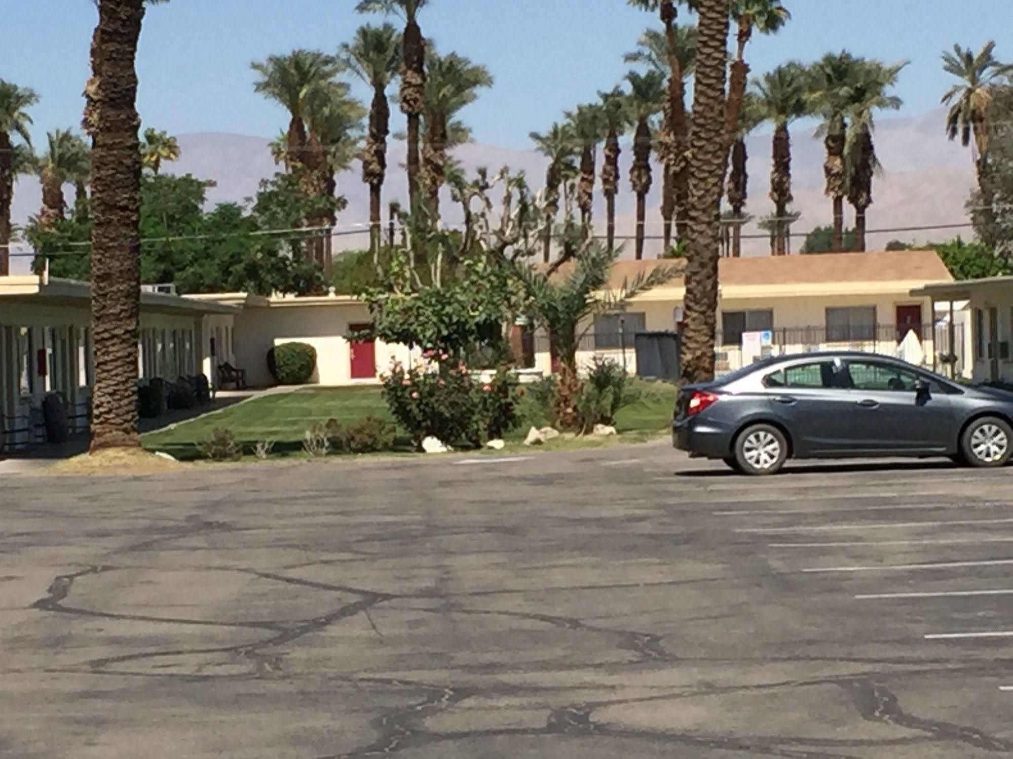 Western Sands Motel Indio Extérieur photo