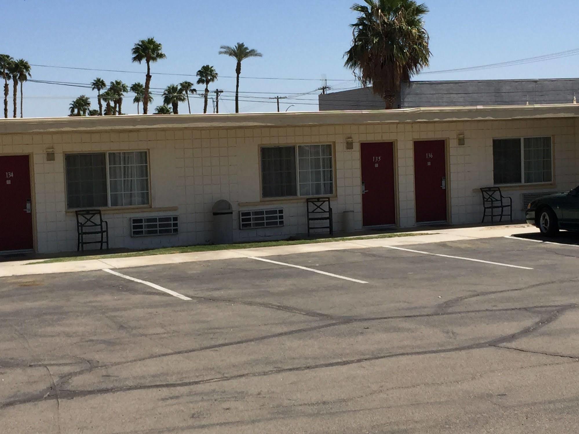 Western Sands Motel Indio Extérieur photo